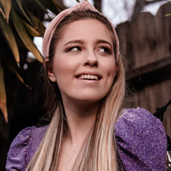 Picture of Kendra Dantes
