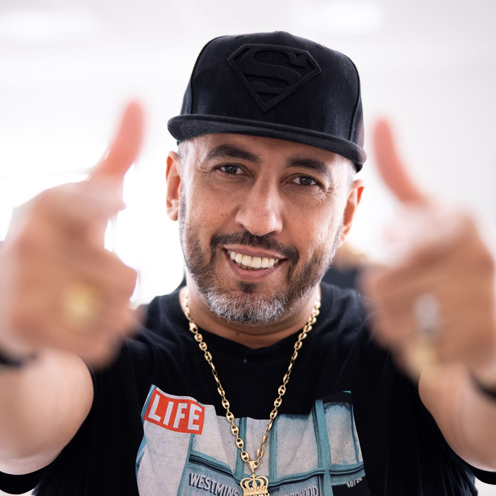 Artist picture of Benny B