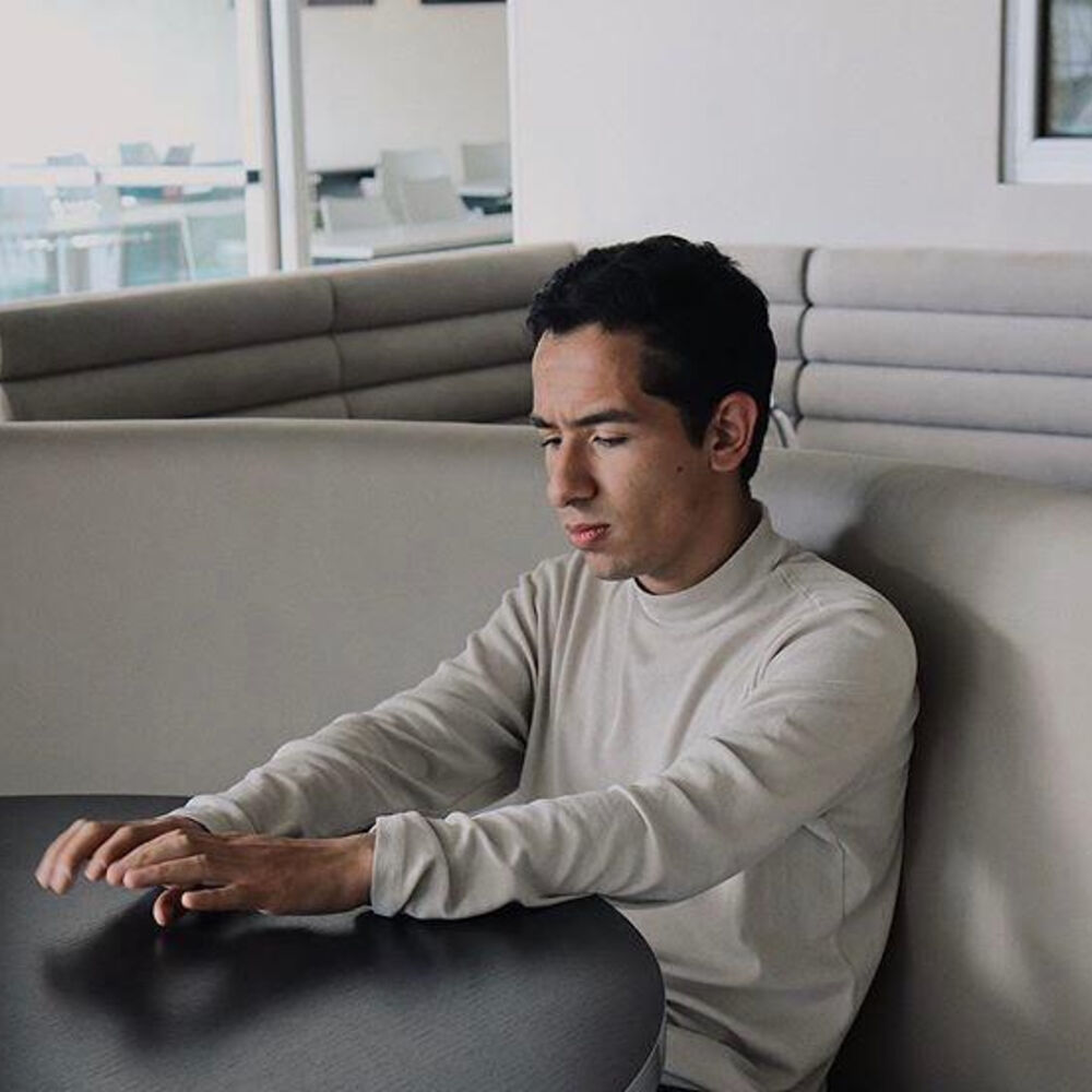Picture of Solo Alejandro