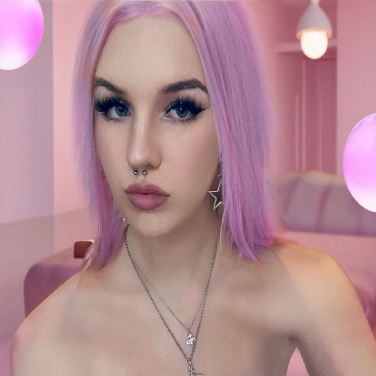 Artist picture of Vanessa Doll