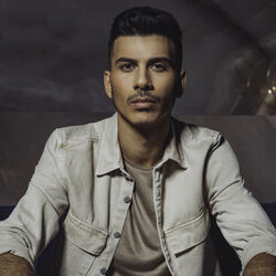 Picture of Avi Aburomi