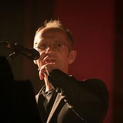 Picture of Iarla Ó Lionáird