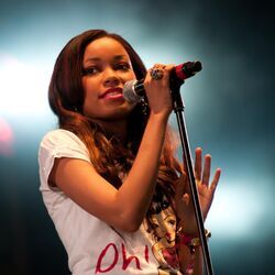 Picture of Dionne Bromfield