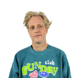 Picture of Mr Elliot