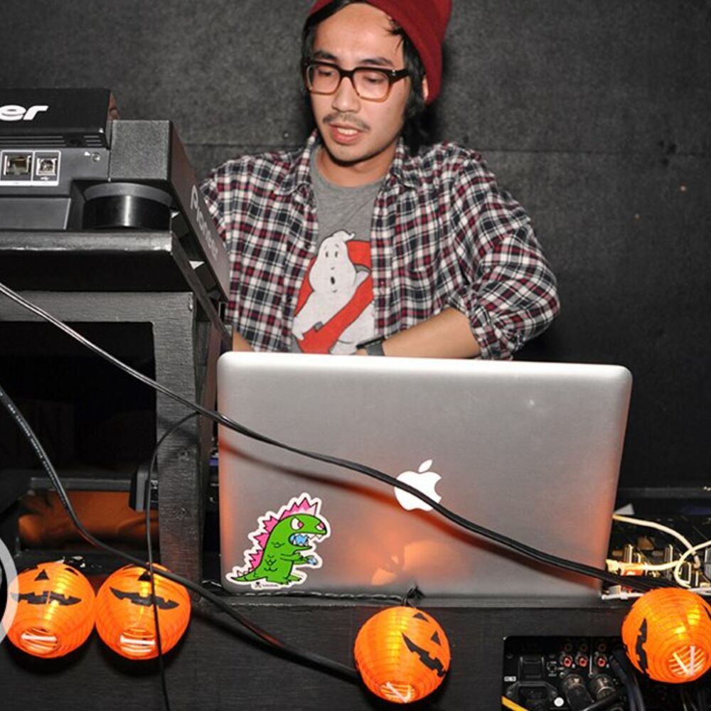 Picture of Sweater Beats
