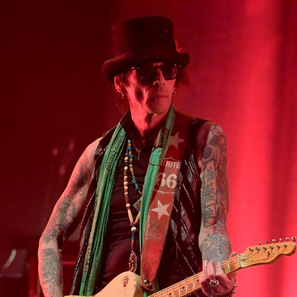 Picture of Earl Slick
