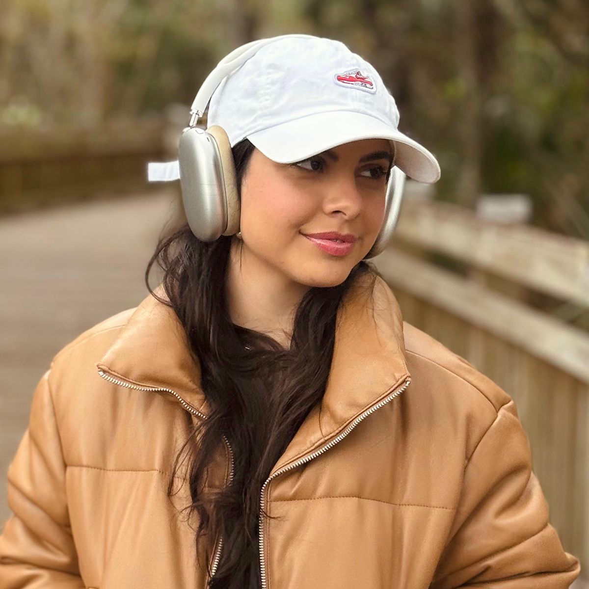 Artist picture of Amanda Loyola