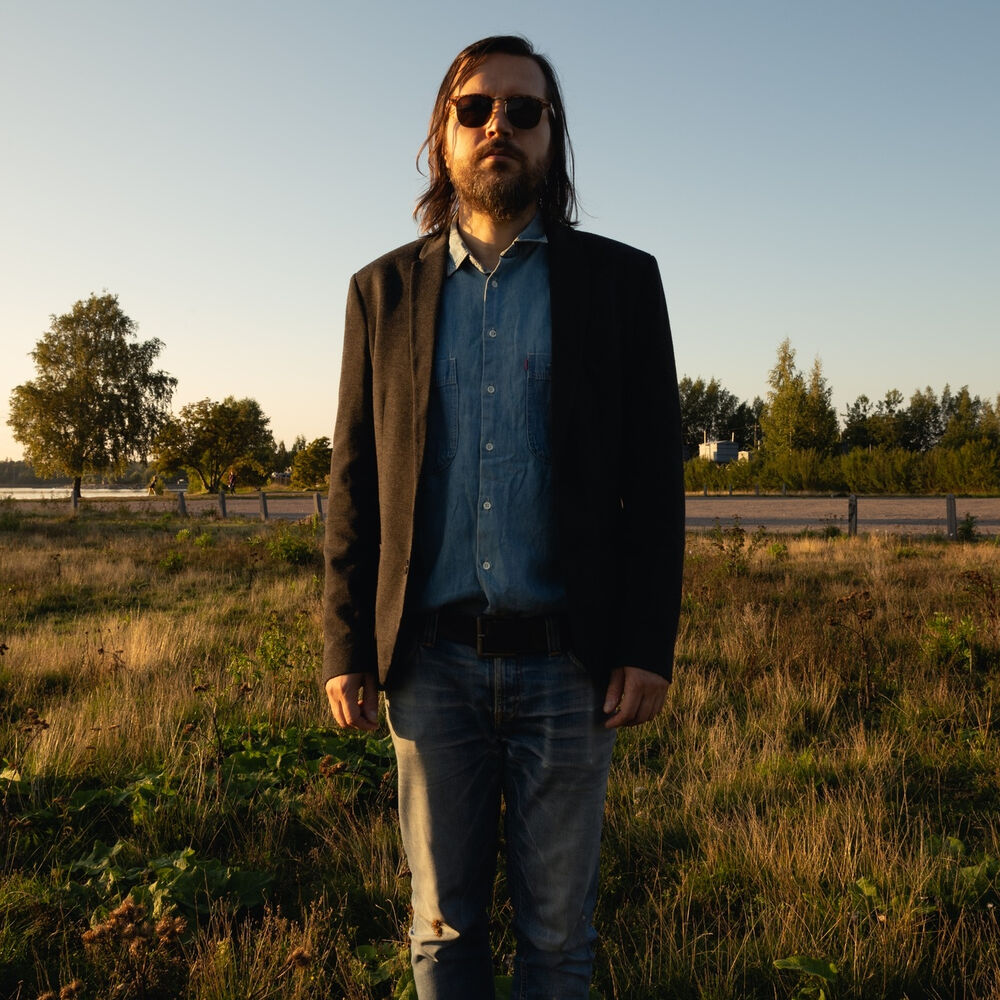 Picture of Linear John