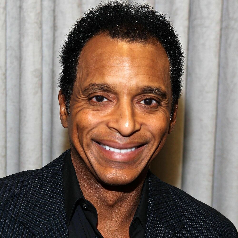 Picture of Jon Secada