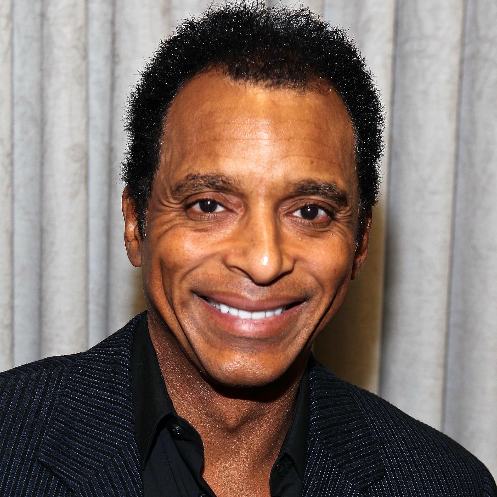 Artist picture of Jon Secada
