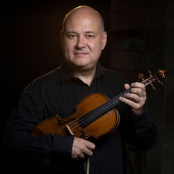 Picture of Claudio Cruz