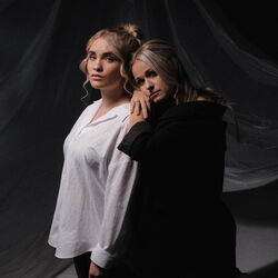 Picture of LEA x LINDA