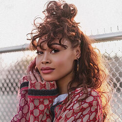 Picture of Evvie Mckinney