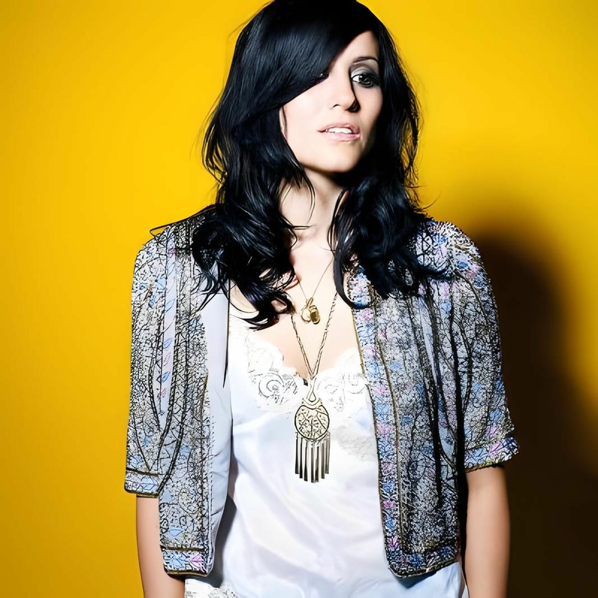 Artist picture of Roxanne Emery