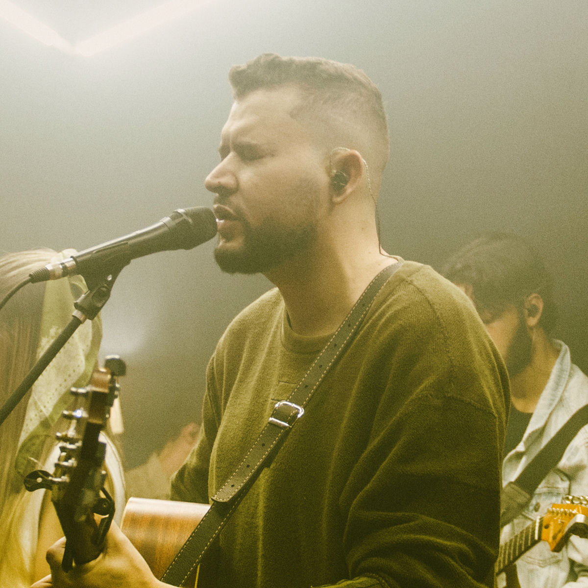 Artist picture of Izaac Santos