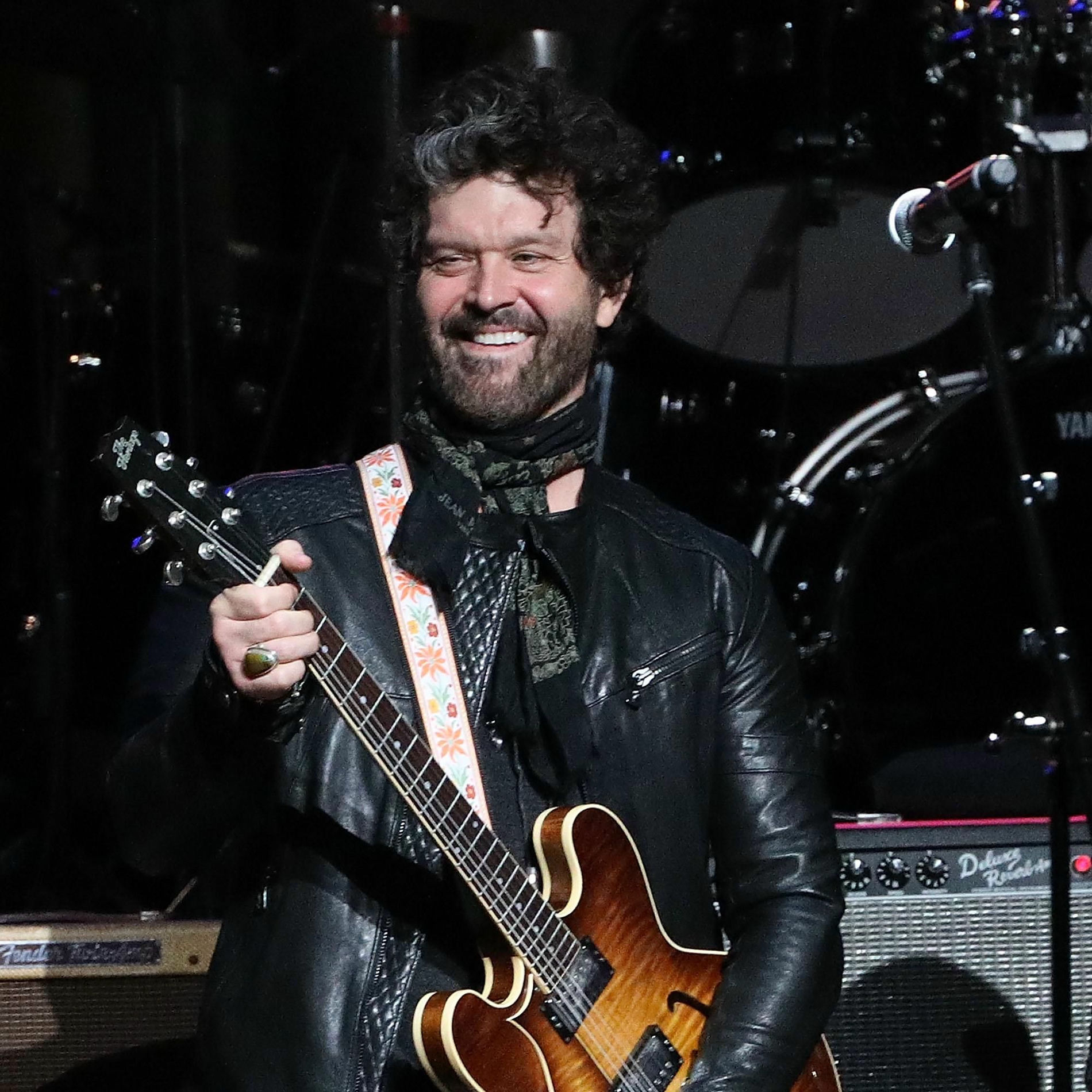 Artist picture of Doyle Bramhall II