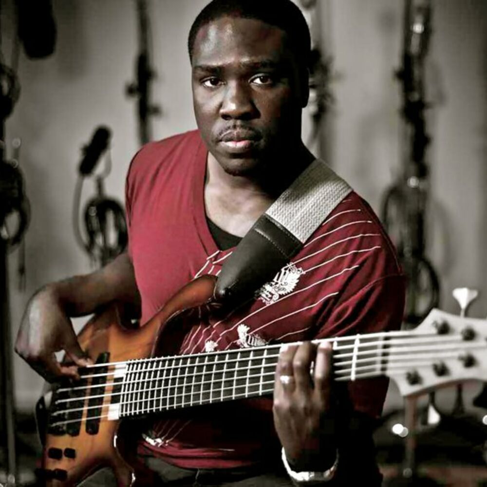 Picture of Derrick Hodge