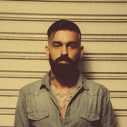 Picture of Esteban Tavares