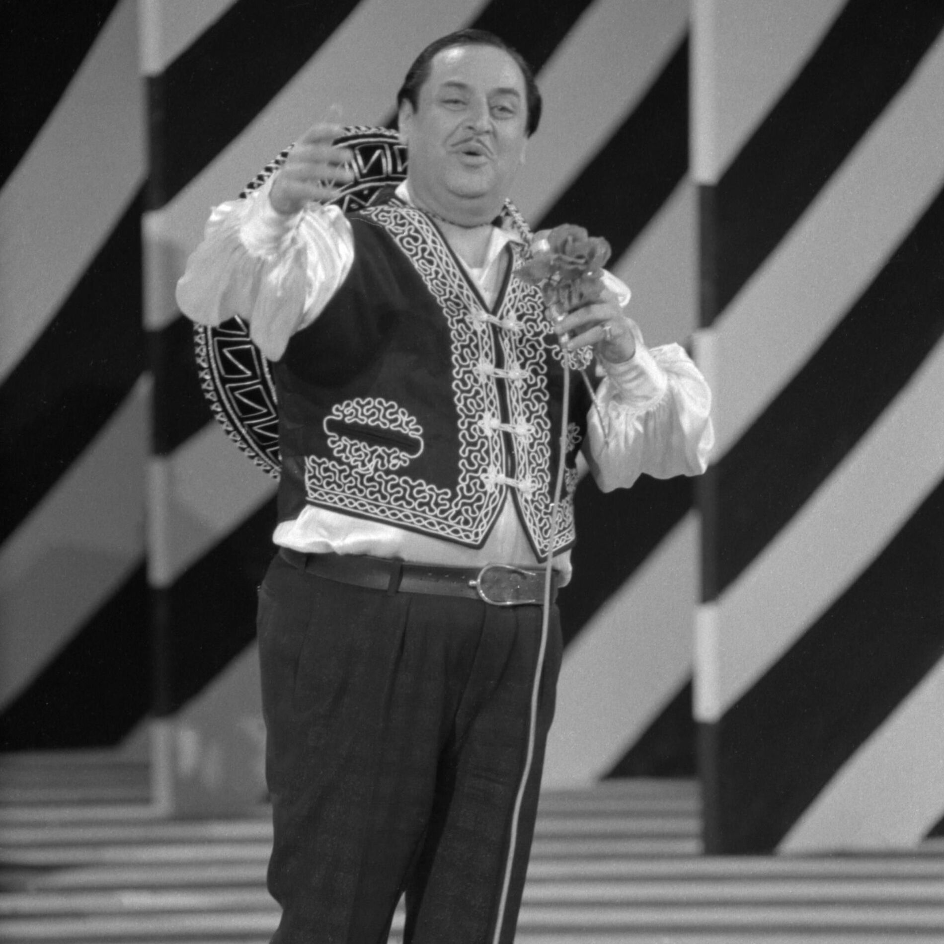 Artist picture of Dario Moreno