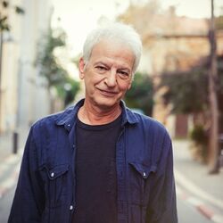 Picture of Shalom Hanoch
