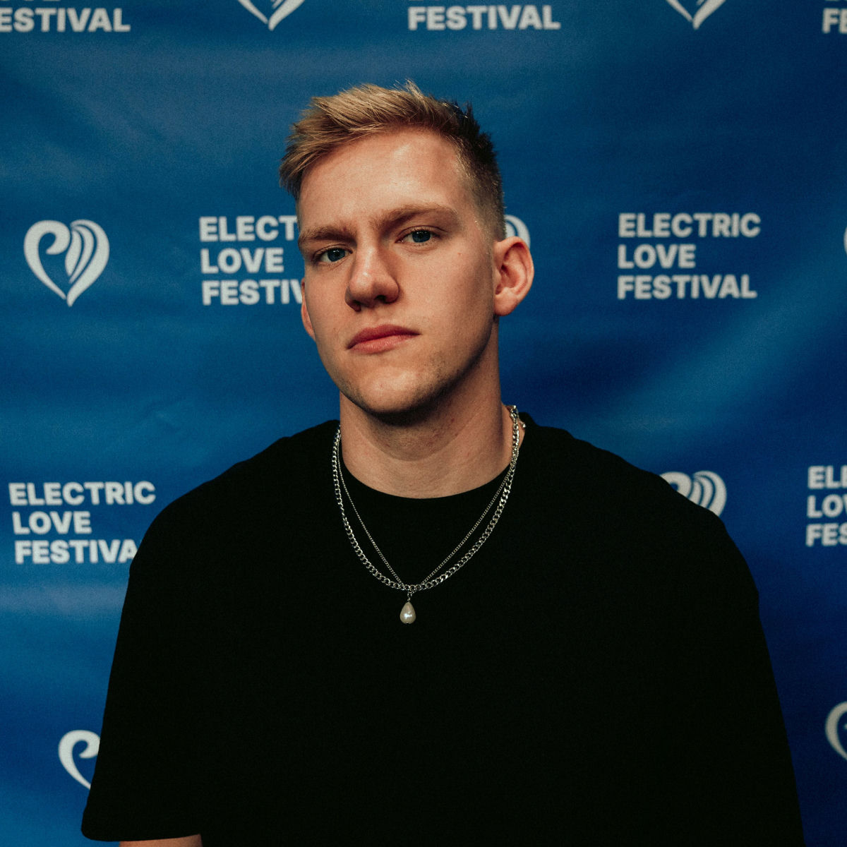 Artist picture of Godmode