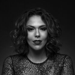 Picture of Nani Medeiros