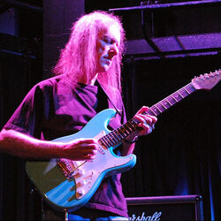 Picture of Scott Henderson