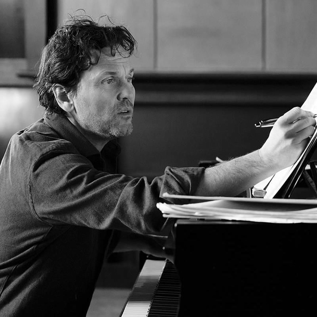 Artist picture of Martin Léon