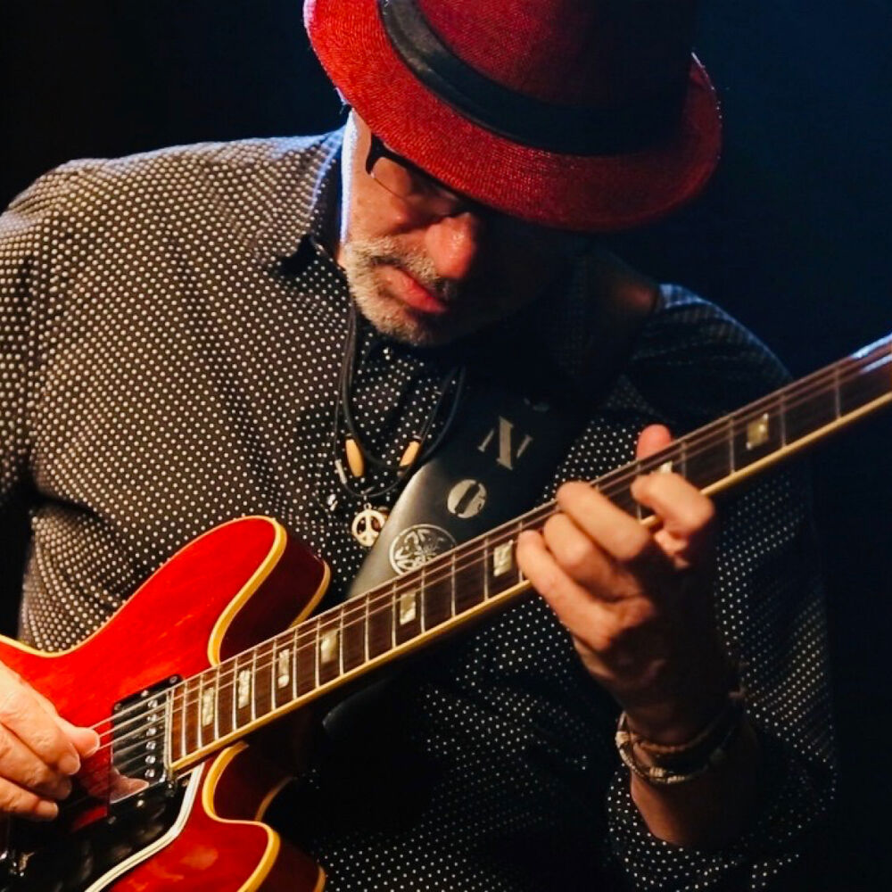 Picture of Nuno Mindelis