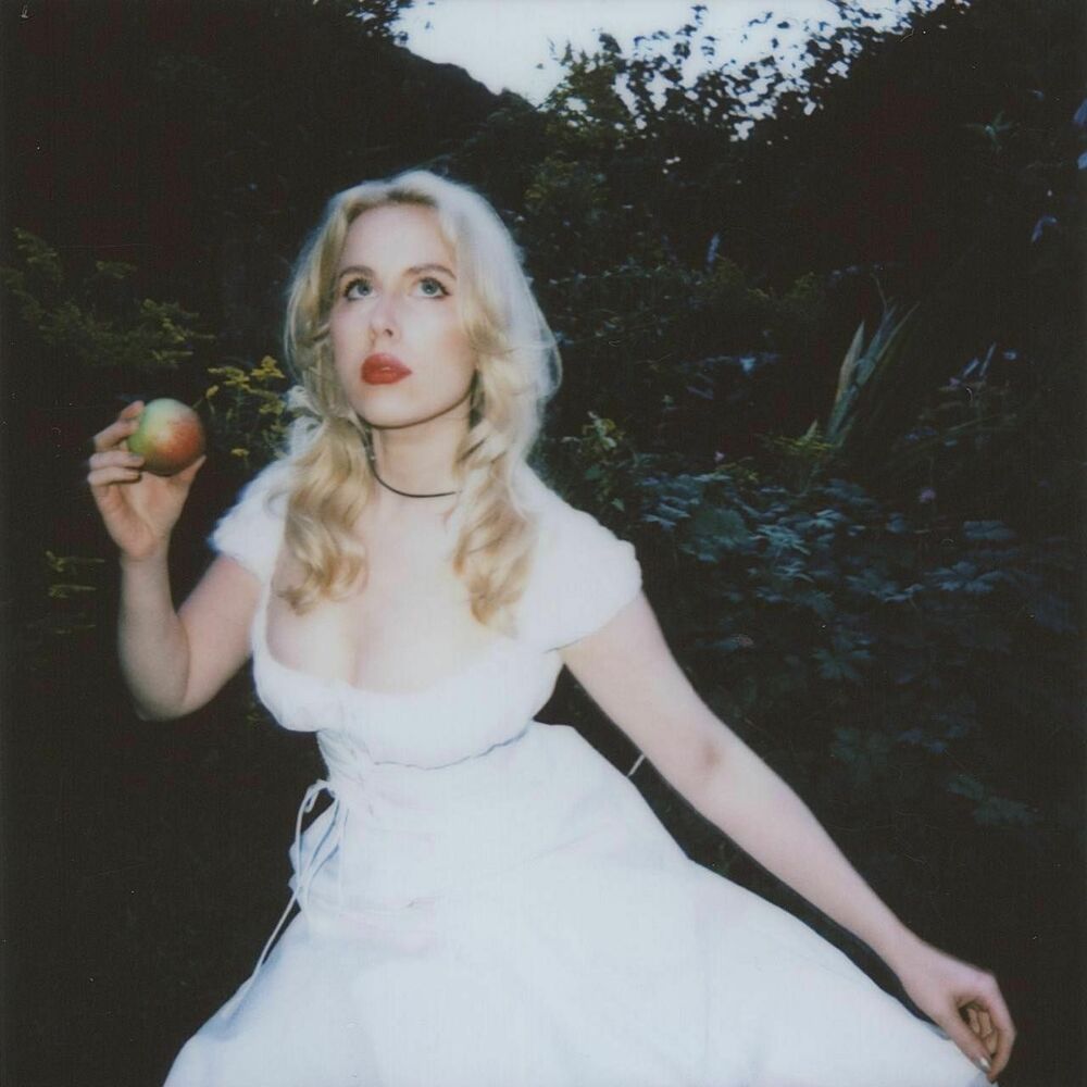 Picture of Holly Macve