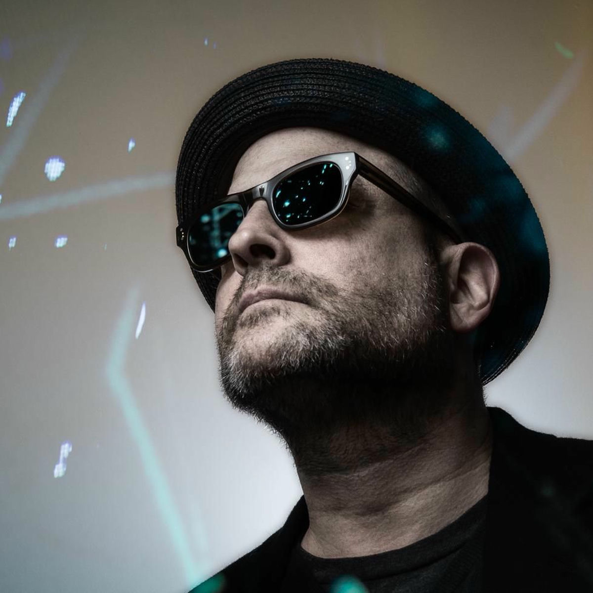 Artist picture of blue six