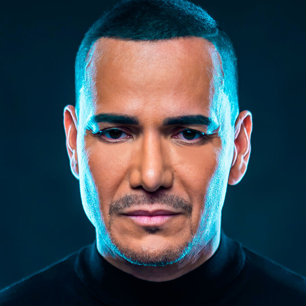 Picture of Victor Manuelle