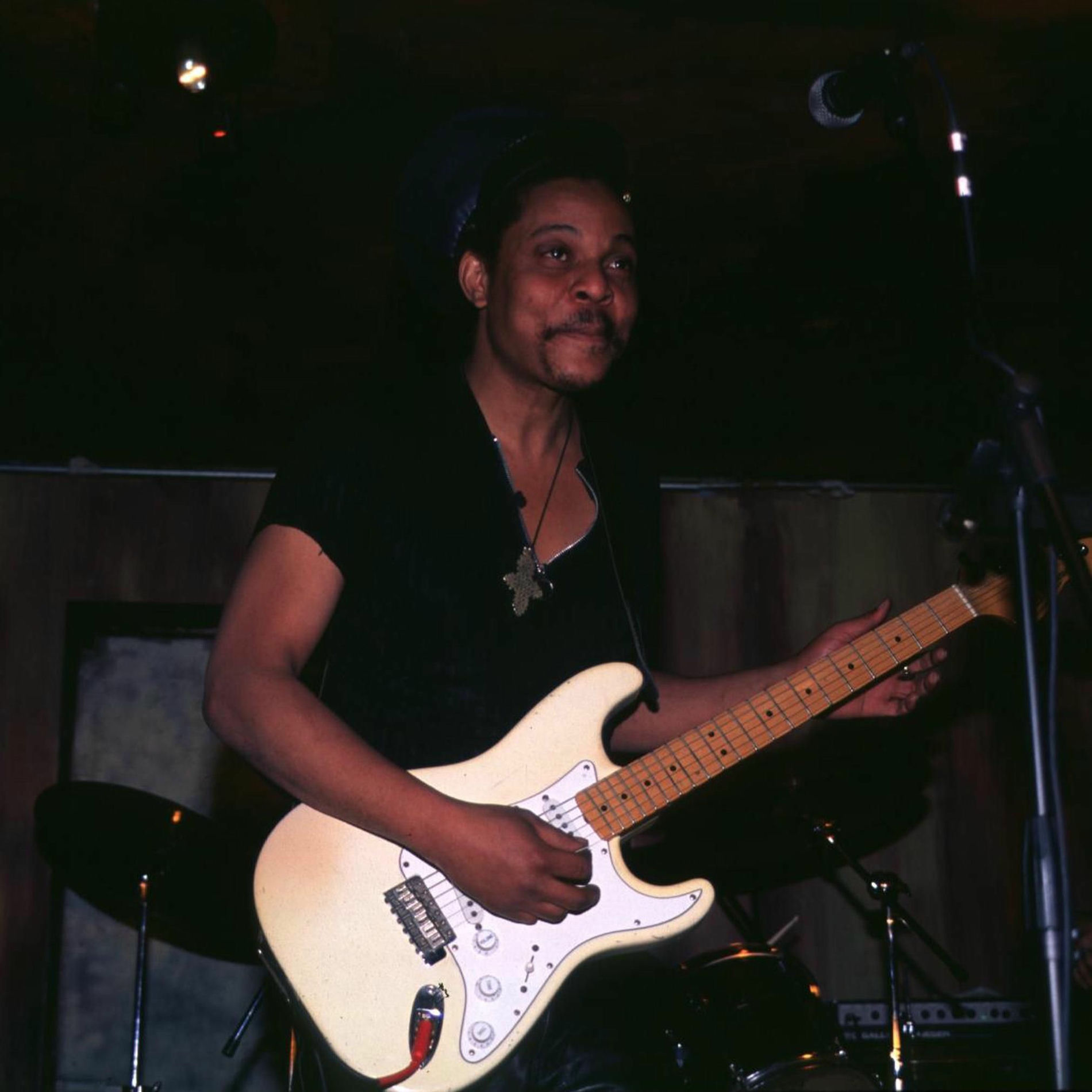 Artist picture of Majek Fashek