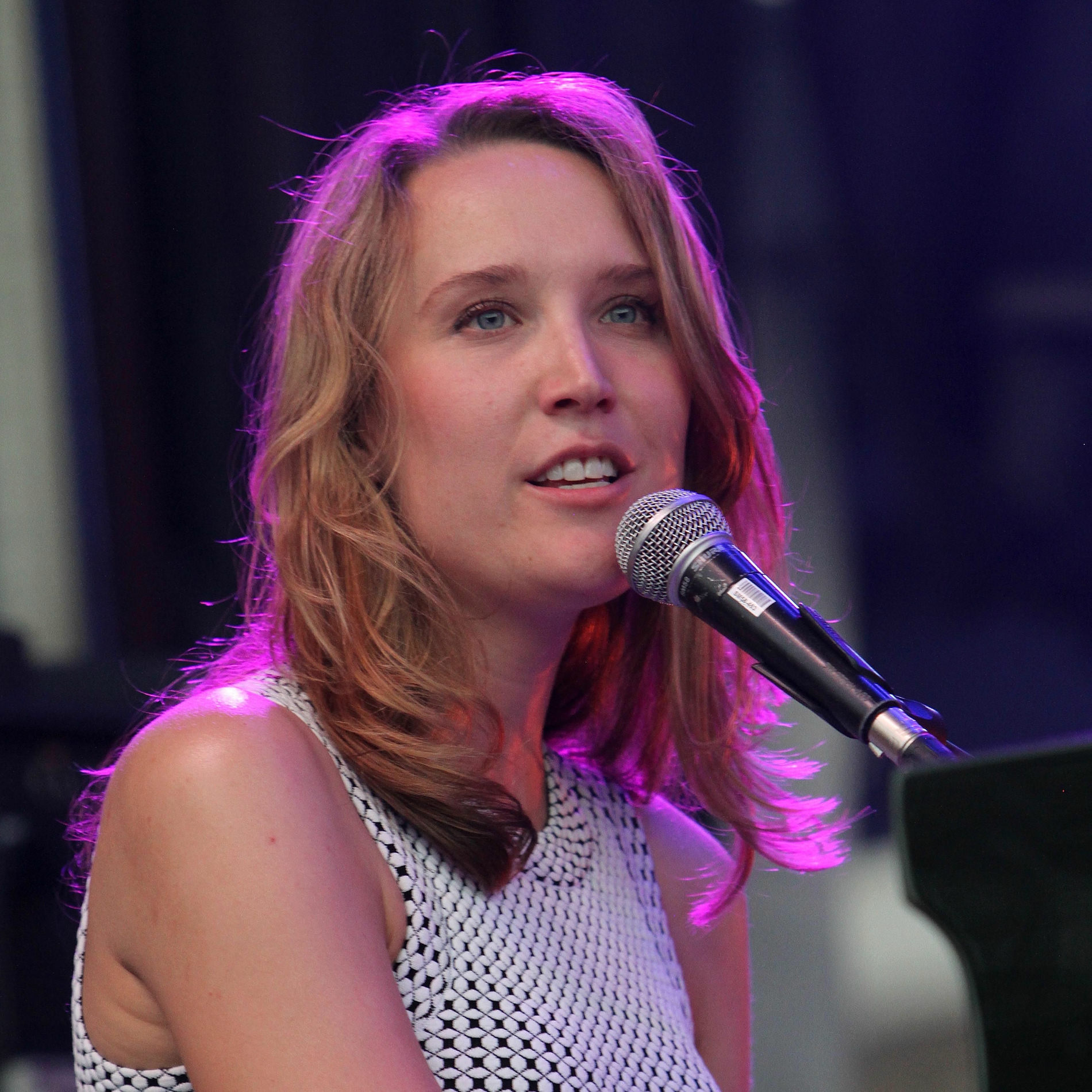 Artist picture of Sarah McKenzie