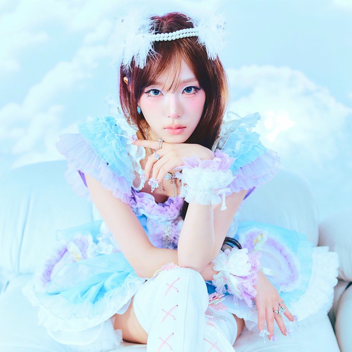 YENA: アルバム、曲、コンサート | Deezer