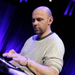 Picture of Henrik Schwarz
