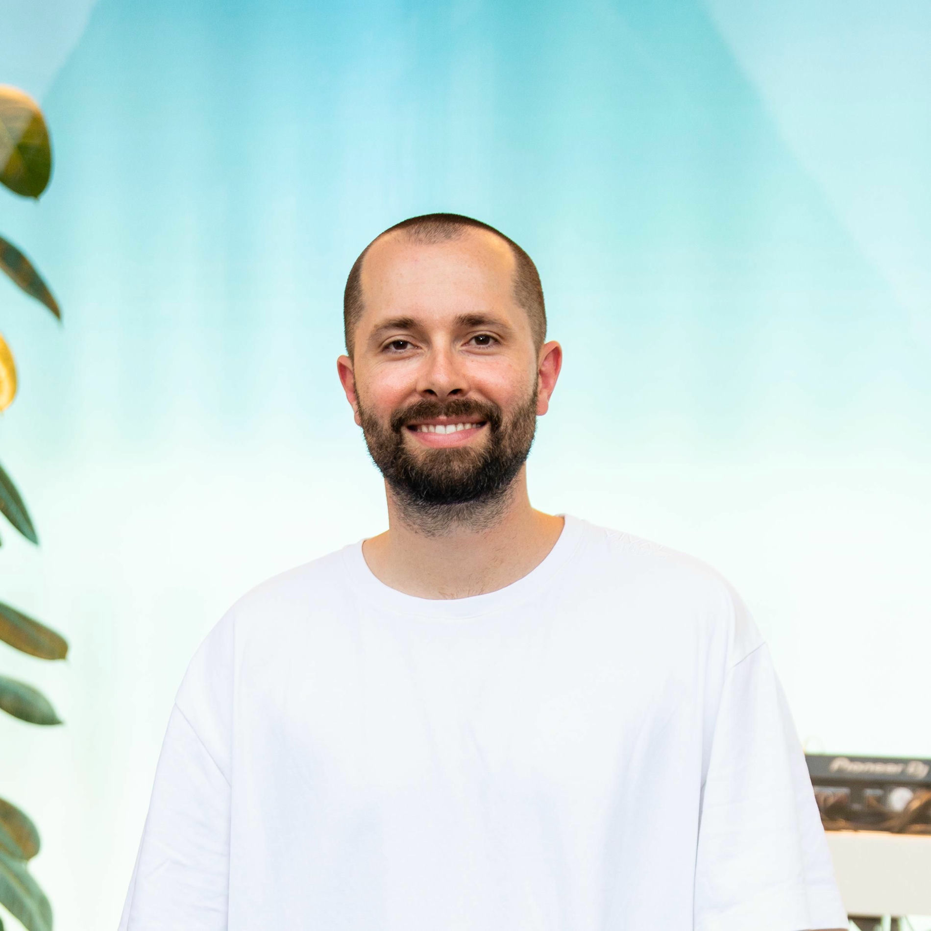 Artist picture of David Puentez