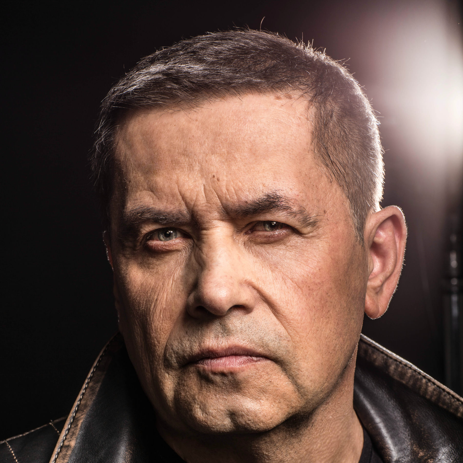 Artist picture of Любэ