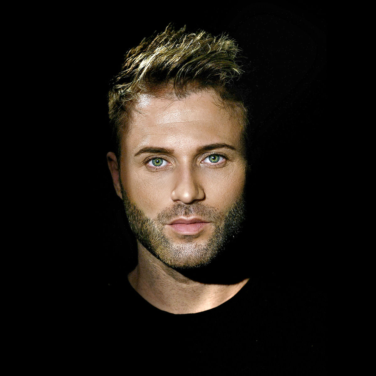 Artist picture of Andrew Dûm