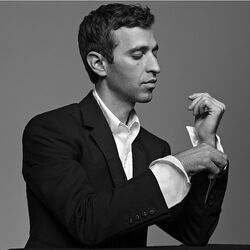 Picture of Anthony Roth Costanzo