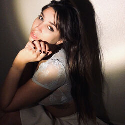 Picture of Britt Lari