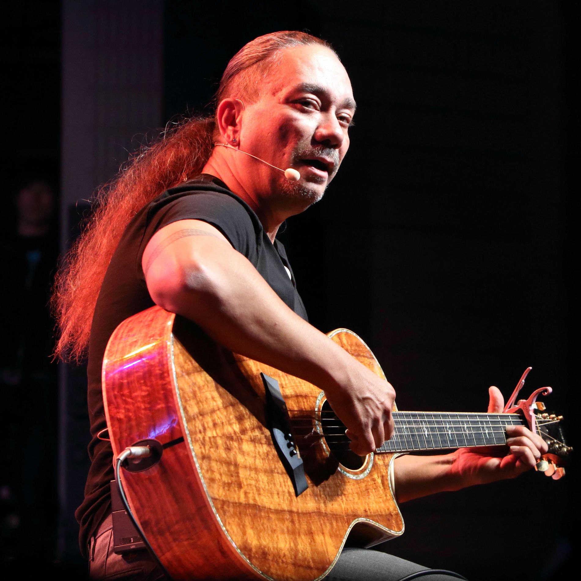 Artist picture of Keali'i Reichel