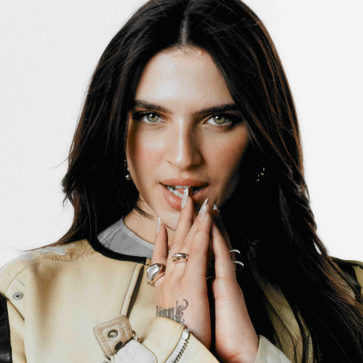 Artist picture of Mae Muller