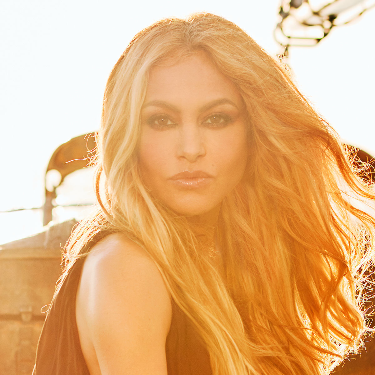 Artist picture of Paulina Rubio