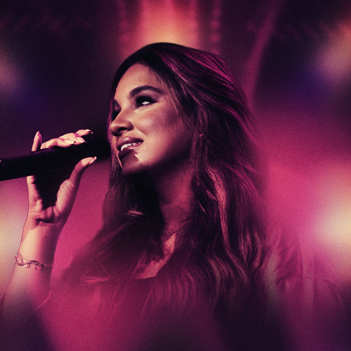 Artist picture of Sarah Beatriz