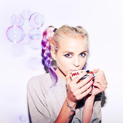 Picture of Kyla La Grange