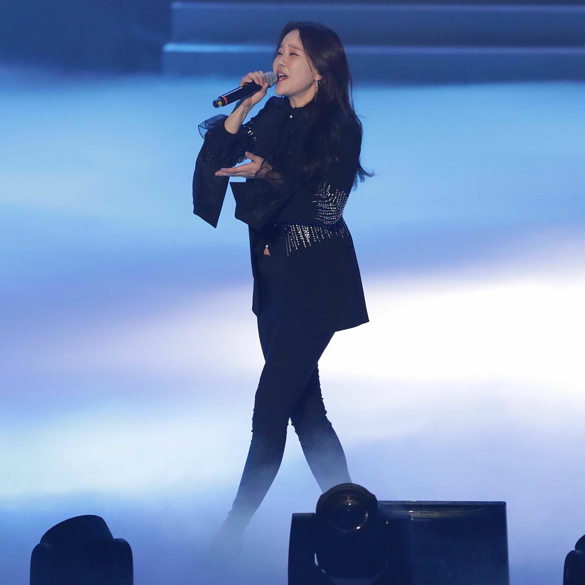 Artist picture of Baek Z Young