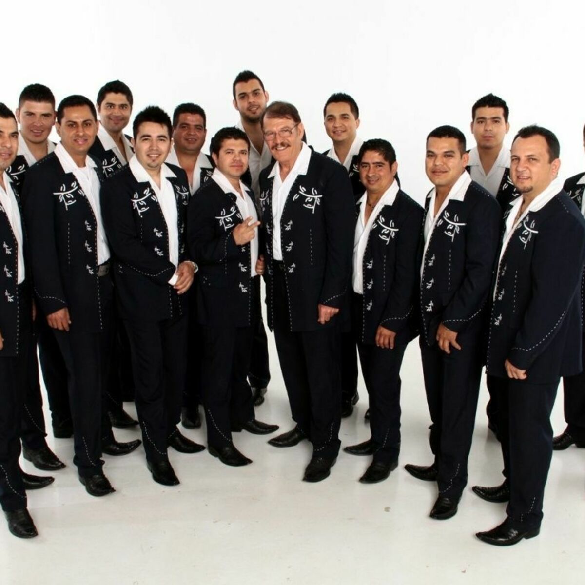 La Arrolladora Banda El Limon