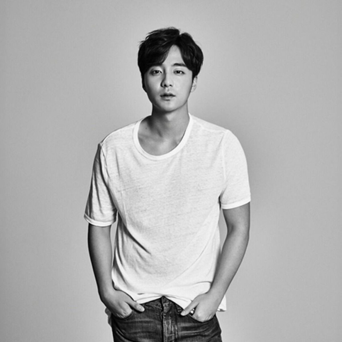 Artist picture of Roy Kim