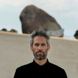 Picture of Rob Simonsen